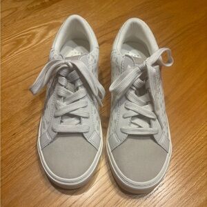 A New Day Sneakers Women’s 8.5 White/Gray Excellent Condition